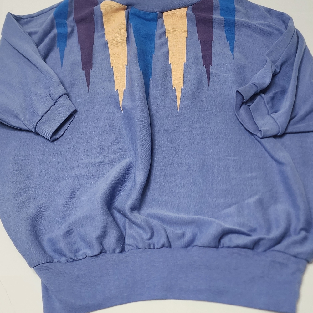 Stylish Blue Crew Neck Sweater Brand LINDA LORI vintage Great Condition